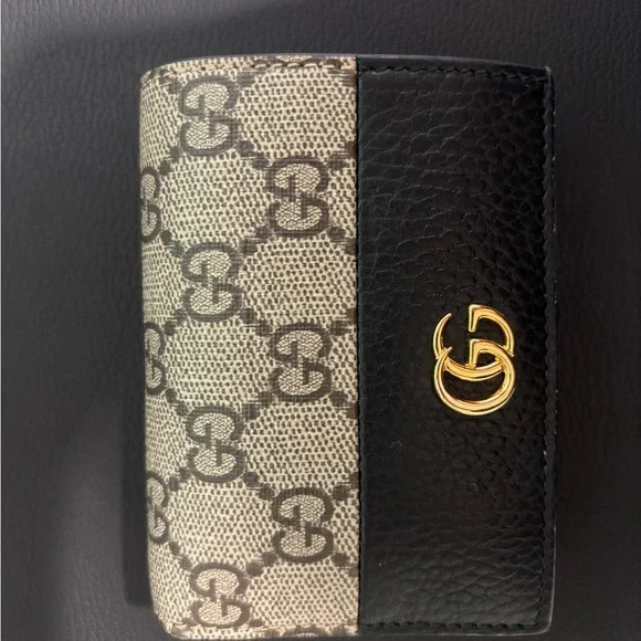 Gucci | Bags | Gucci Black And Cream Gg Pattern Wallet  display picture 2